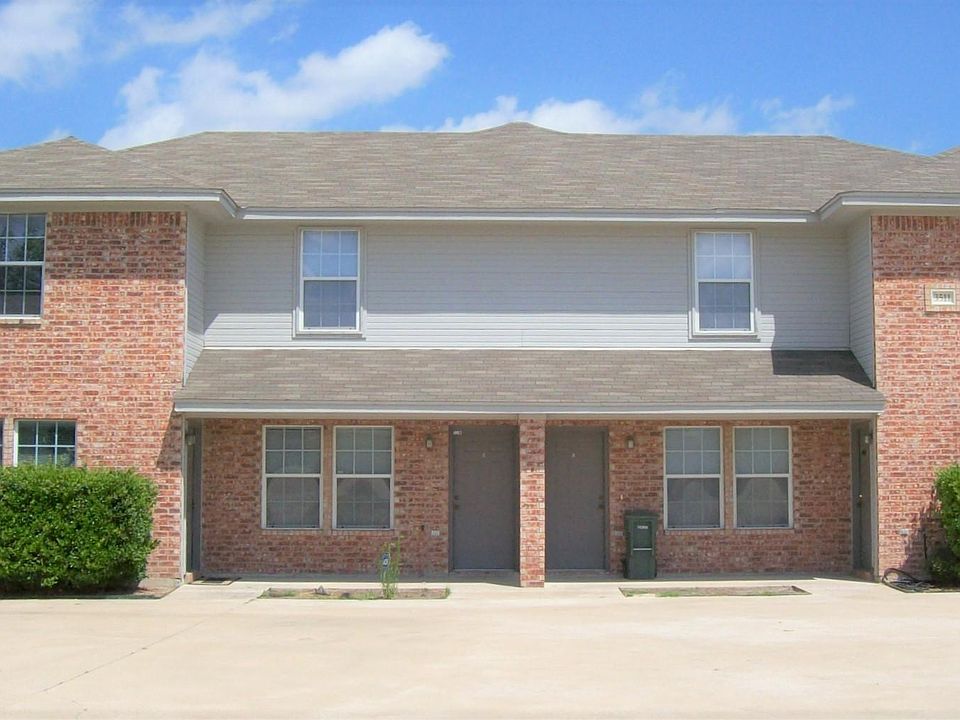 1st image of 3511 Malibu Ln APT A