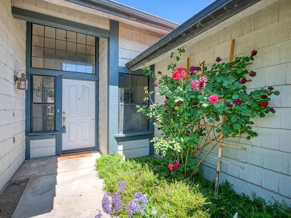 2091 Escalon Ave, Clovis, CA 93611