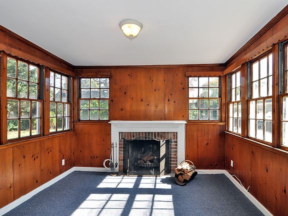 2nd image of 32 Grant Pl