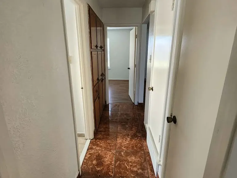 6460 Old Mill Cir — Photo 16