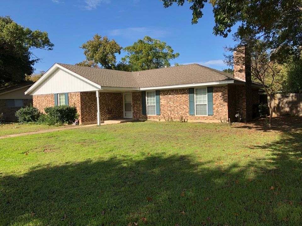 1st image of 2133 Wellington Dr