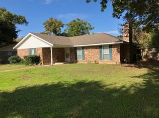 2133 Wellington Dr, Grand Prairie, TX 75051