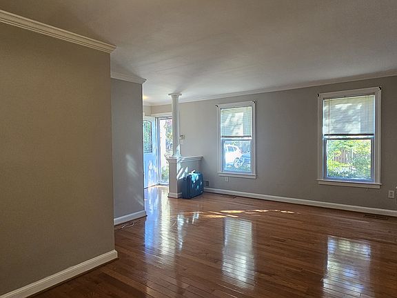 2nd image of 3122 Bayswater Ct