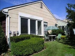 66 Chippendale Dr, Mount Sinai, NY 11766