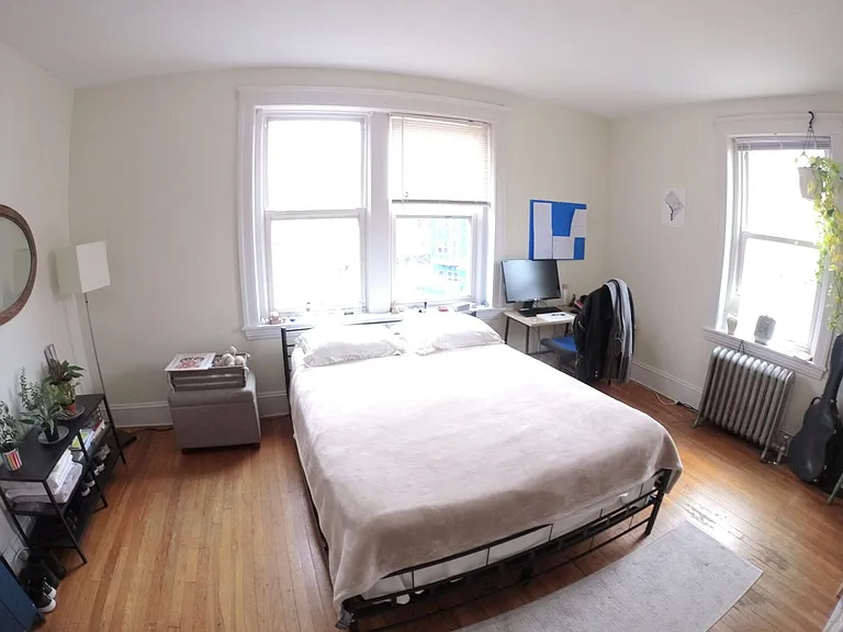 241 Freeman St #7 — Photo 16