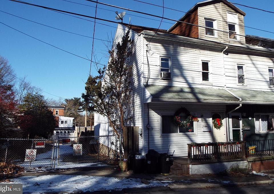 2nd image of 1414 W Norwegian St
