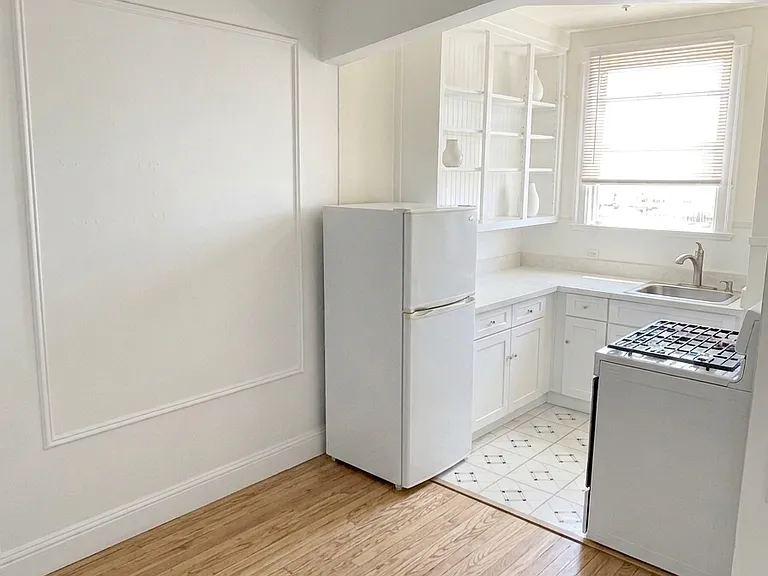 3104 Sacramento St #10 — Photo 2