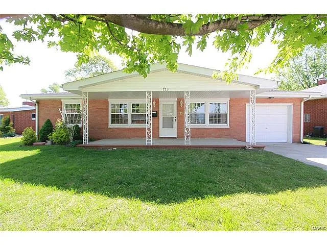 775 Berry Rd photo 1
