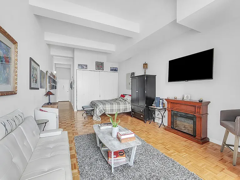 310 E 46th St #21F — Photo 4
