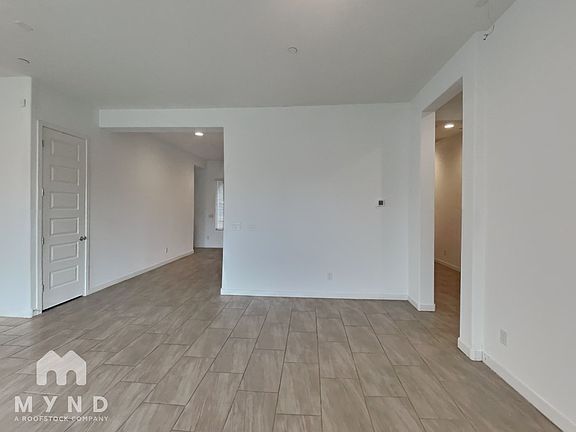 3rd image of 9917 E Thistle Ave