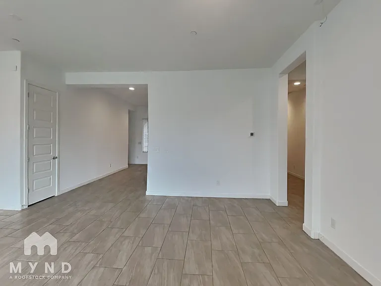 9917 E Thistle Ave — Photo 3