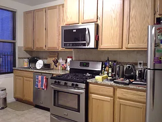 Rented by R New York