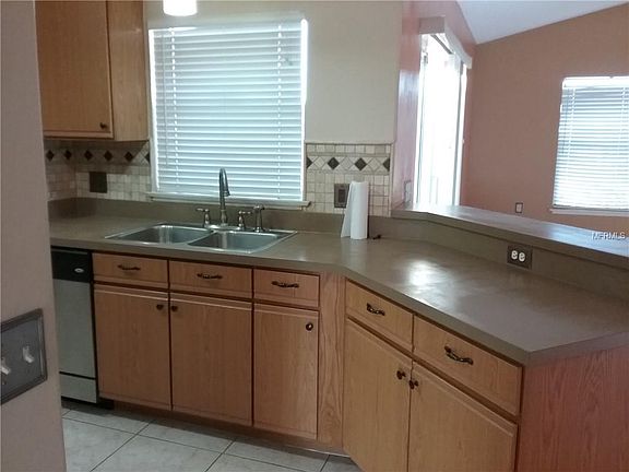 3rd image of 825 Jarnac Dr