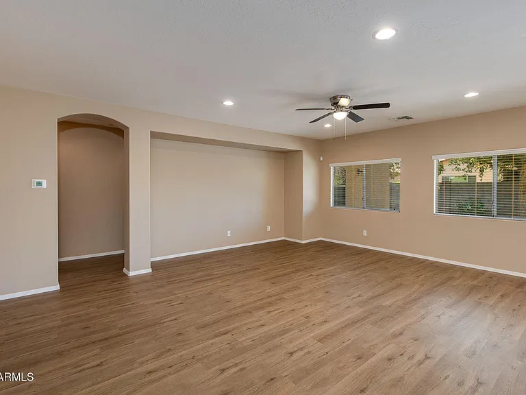 613 W Stanley Ave — Photo 7