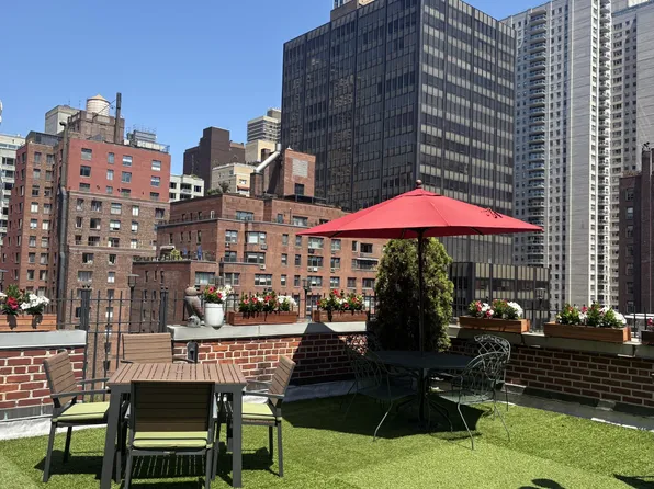 321 East 54th Street 2J image 7 of 8