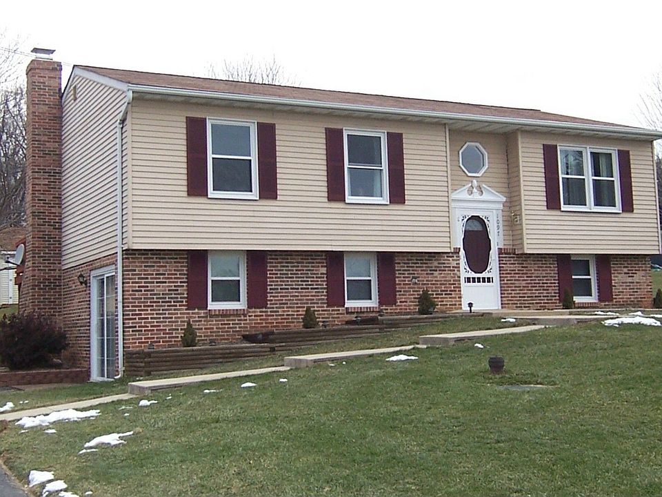 2nd image of 1097 Sacramento Ct