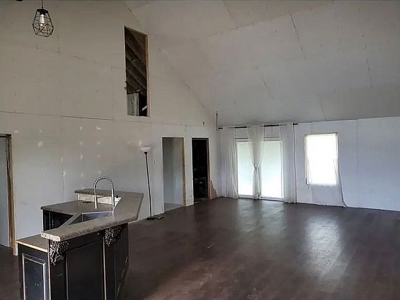 Such a Spacious Home! 