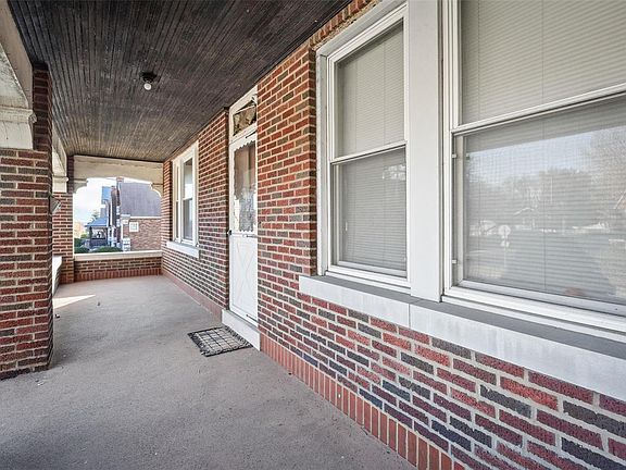 3rd image of 1102 Hornsby Ave