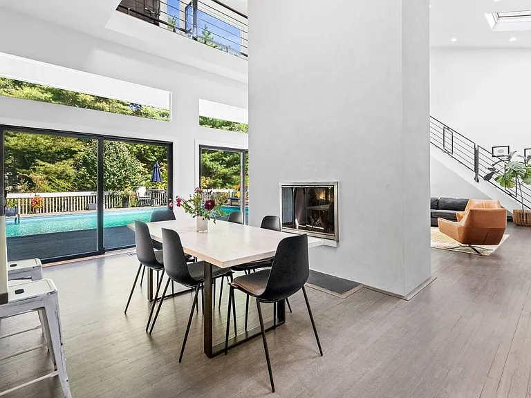 2 Skyes Neck Ct — Photo 6