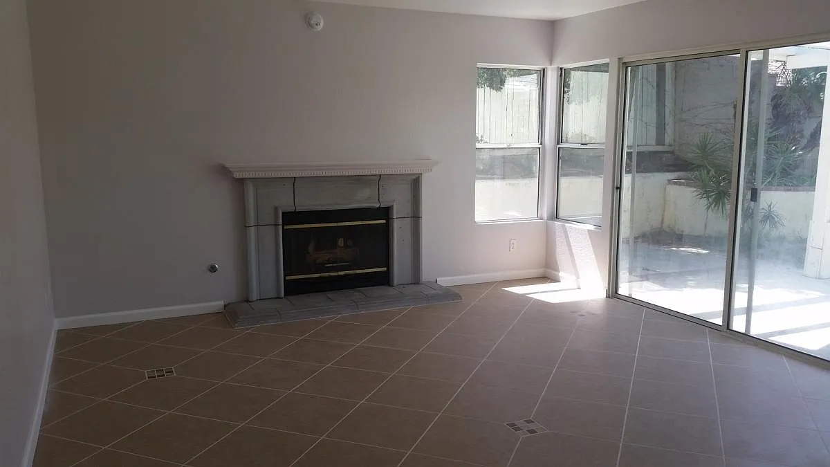 5 bed, 2051 sqft, $4,500 — Photo 4
