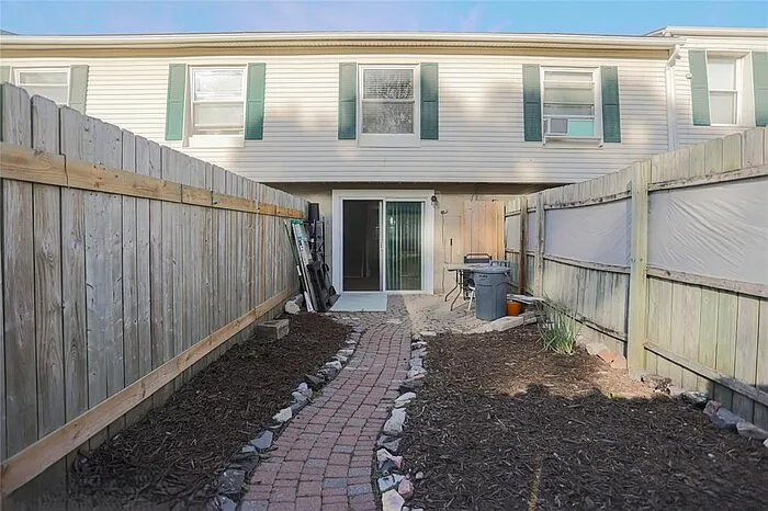 119 Floral Ave #0 — Photo 5