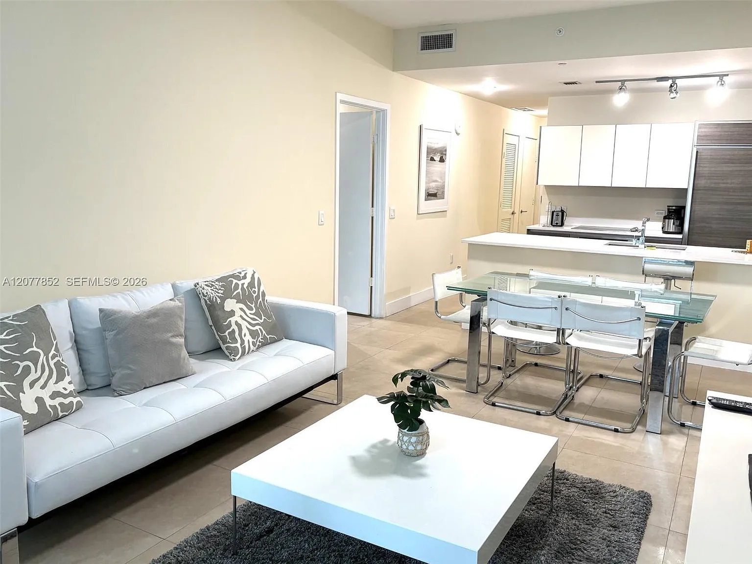 1100 Millecento Residence — Photo 4