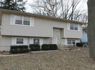 201 W Hale St, Spring Hill, KS 66083