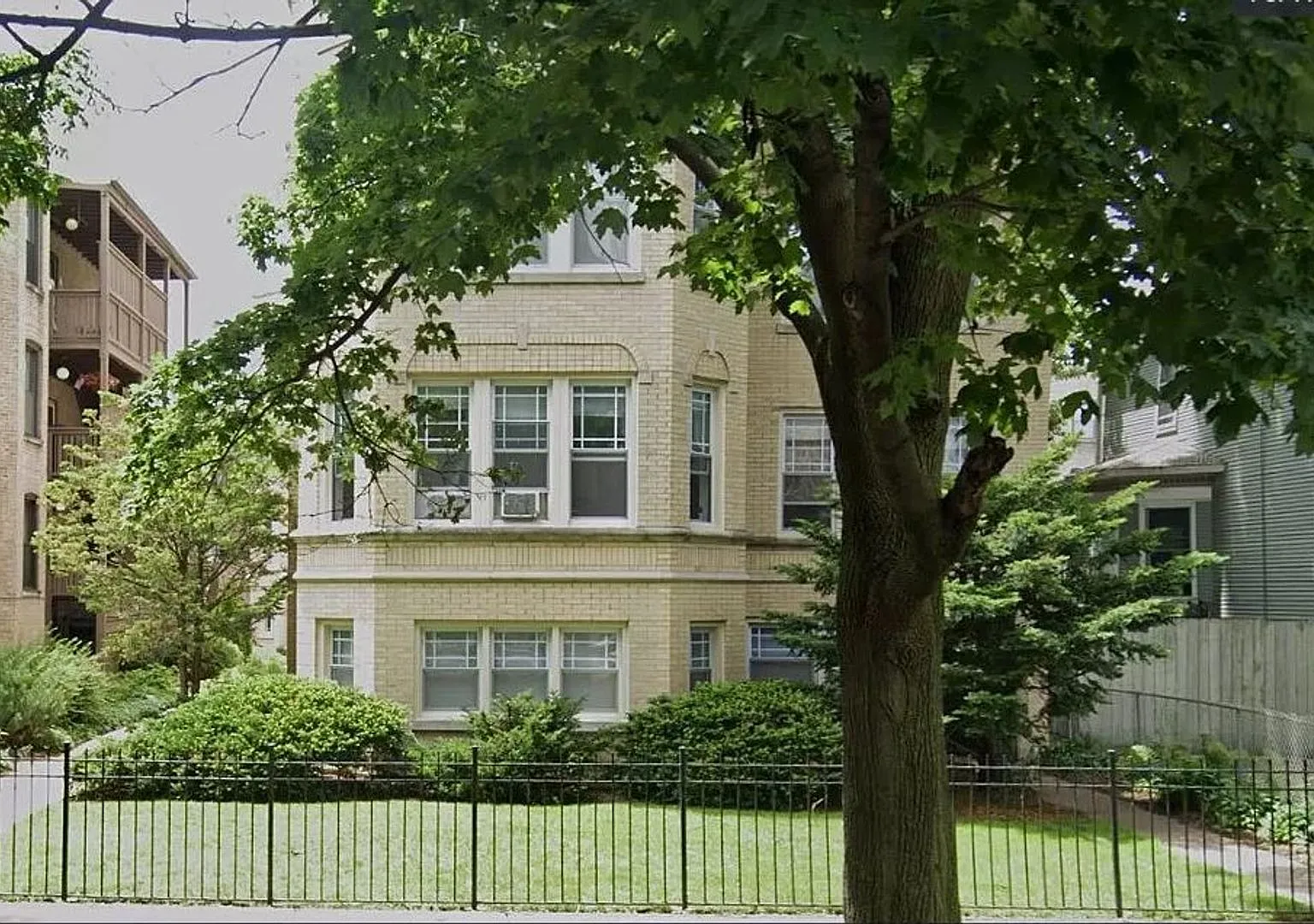 359 - *4518 North Greenview LLC* — Photo 1