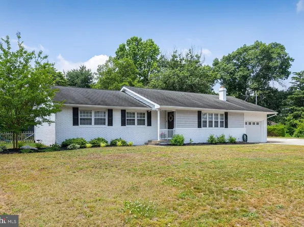 34 Glen Echo Ave, Swedesboro, NJ 08085