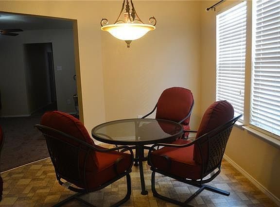 3rd image of 10736 Many Oaks Dr
