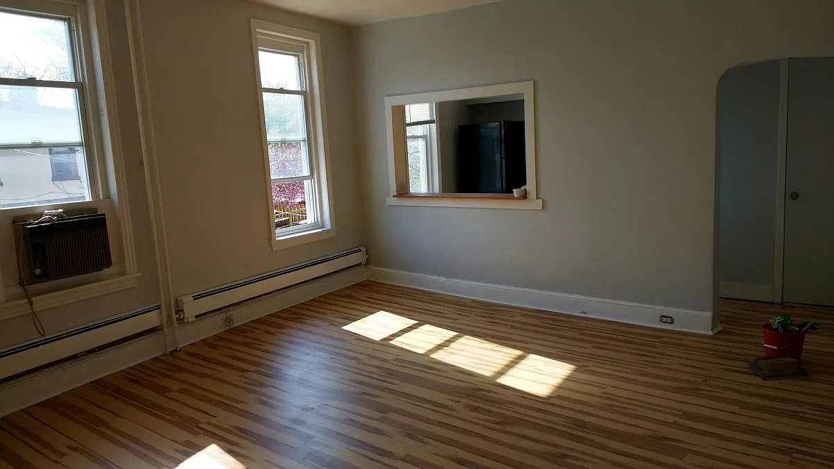 2 bed, 1050 sqft, $1,350 — Photo 1