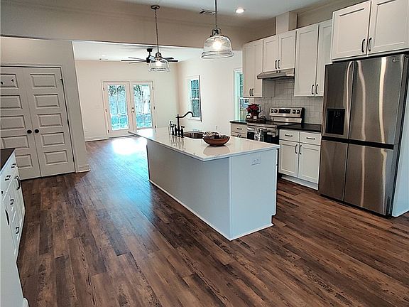 5th image of 44 Lawton Avenue