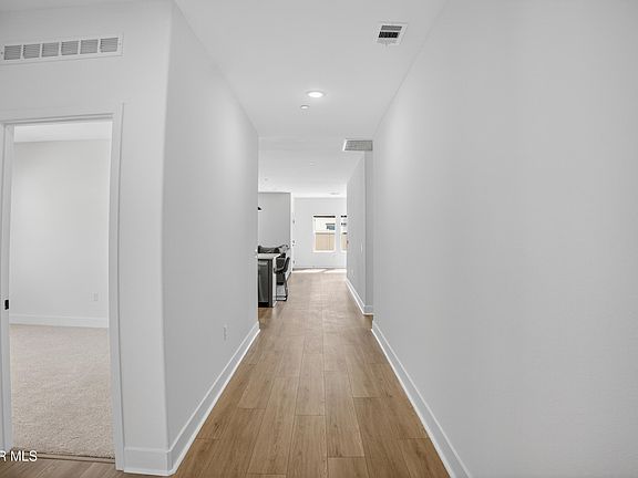 4th image of 3420 Christy Ave