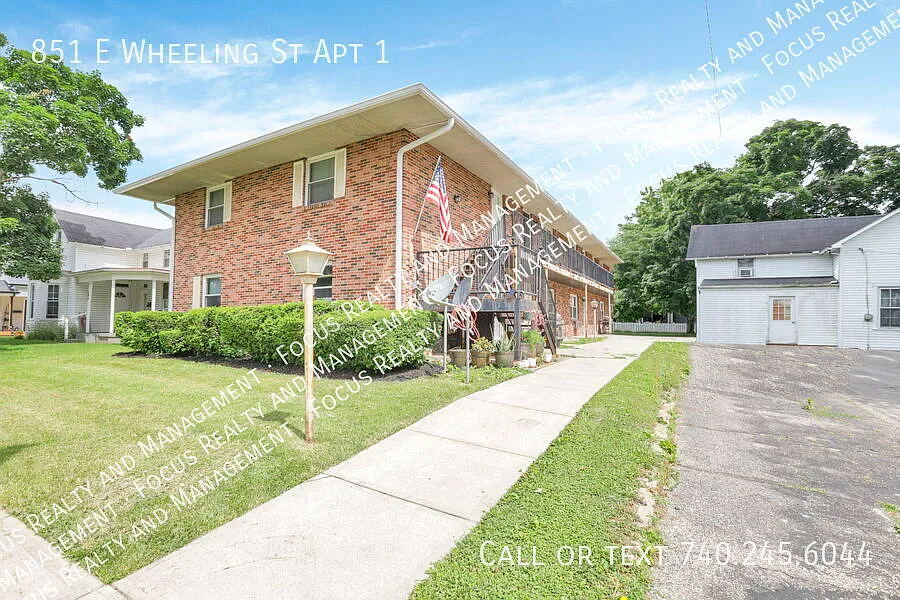 1 bed, 1.0 bath, $855 — Photo 2