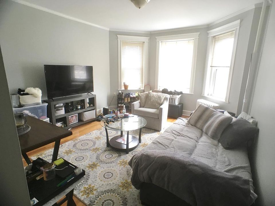 2nd image of 1637 Commonwealth Ave #U15
