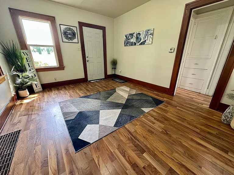 652 Conger St — Photo 7
