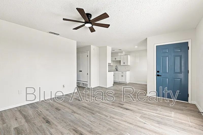 3 bed, 2.0 bath, 1030 sqft, $1,350 — Photo 4