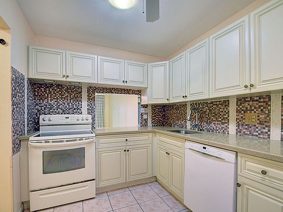 4th image of 121 Lake Paula Drive