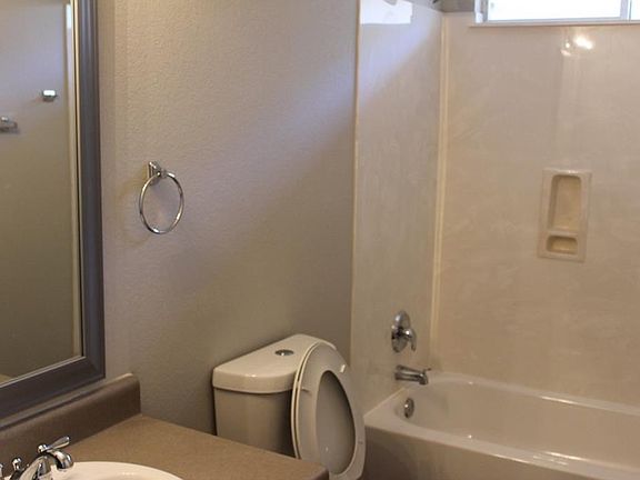 5th image of 5216 English Glade Dr