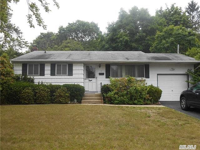 1st image of 7 Greentree Dr