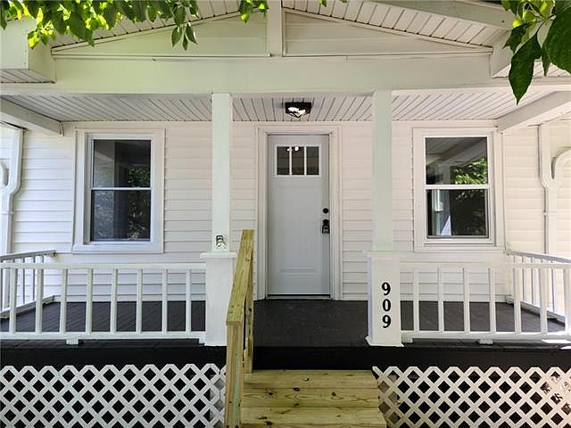 1st image of 909 N Osage St