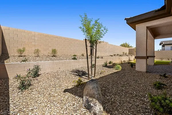 6323 Zephyr Peak Ct — Photo 9