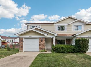1516 Laguna Ct, Wheeling, IL