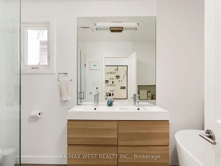 39 Shirley St — Photo 34