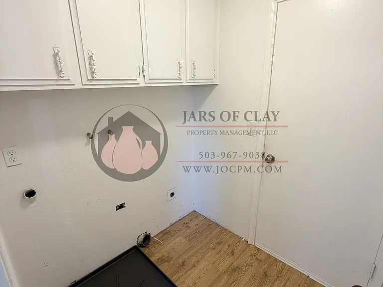 3862 Doloris Ct NE — Photo 15