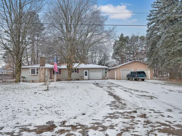1007 N Main St, Evart, MI 49631