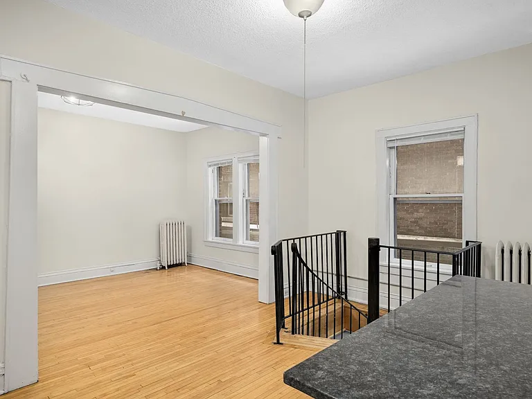 2875 Irving — Photo 19