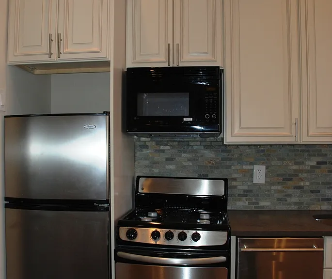 945 2nd Ave #3 — Photo 5