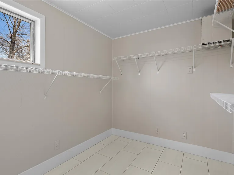 545 Modoc Ave — Photo 22