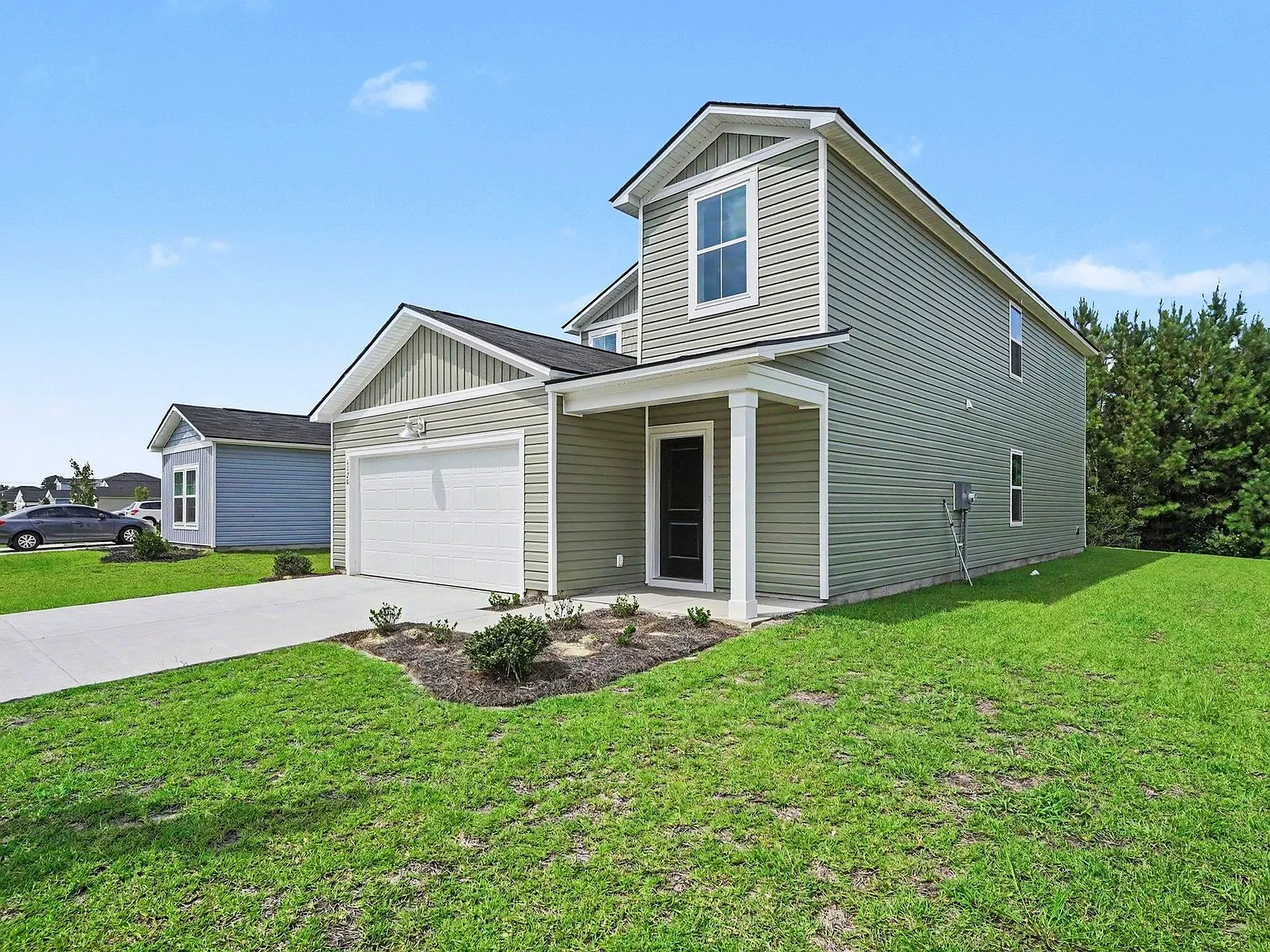 5 bed, 2.5 bath, 2345 sqft, $2,800 — Photo 4
